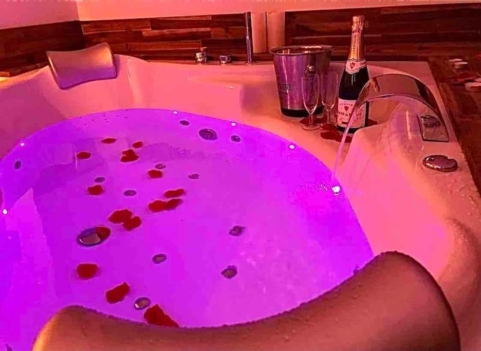 Sejour Detente Au Coeur De Macon Spa,Cine,Bouteille Offerte Exterior photo